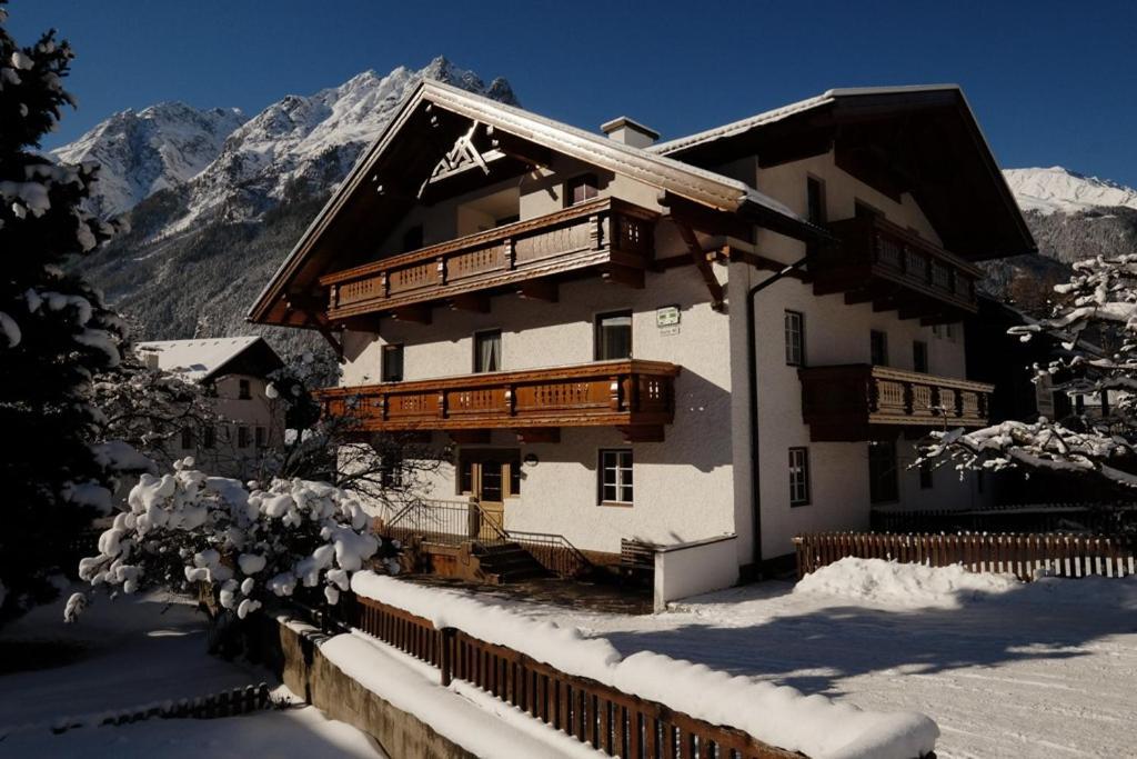 Gaestehaus Schoepf Elsa Langenfeld Bagian luar foto